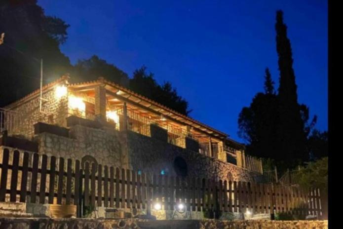 Petra Thea Villa Karitaina Ngoại thất bức ảnh
