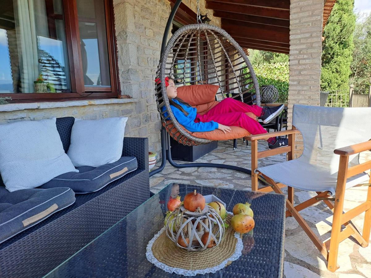 Petra Thea Villa Karitaina Ngoại thất bức ảnh