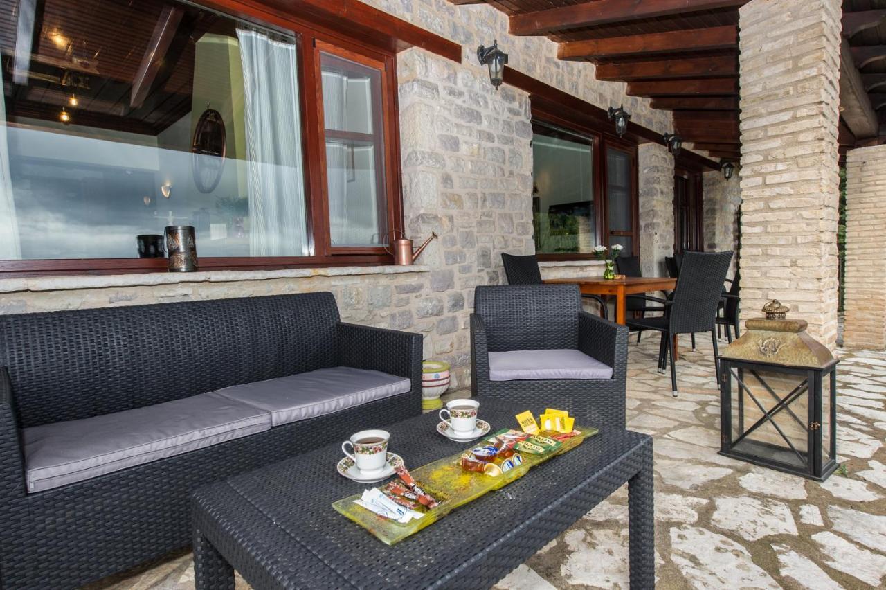 Petra Thea Villa Karitaina Ngoại thất bức ảnh